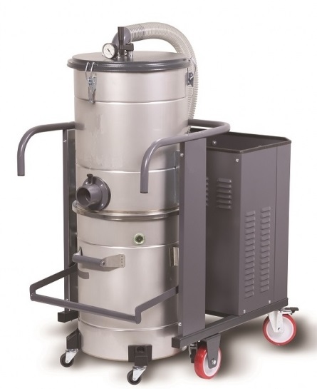 BT-CX 75 P oil (5 kW) / Nádrž 100 l / Podtlak 360 mbar / Průtok vzduchu 620 m³ / h